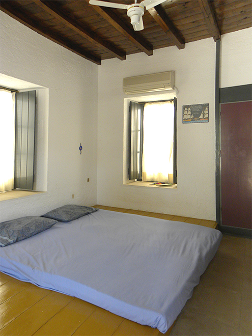 Bedroon with double or tween beds