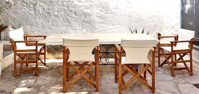 Outdoor dining table and chairs